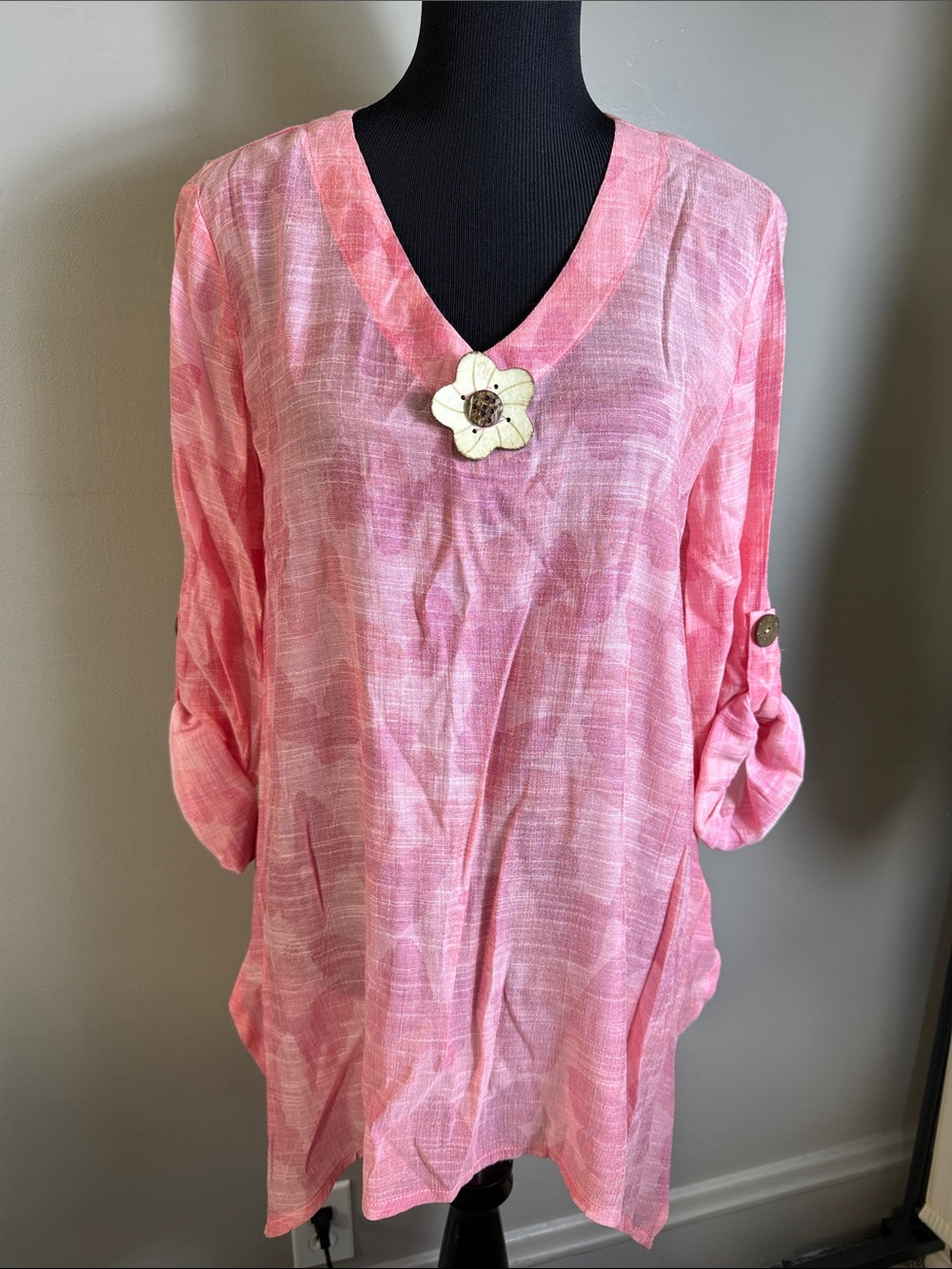 Indigo Soul Pink V-Neck Tunic Top with Button Sleeves Handkerchief Hemline Sz L